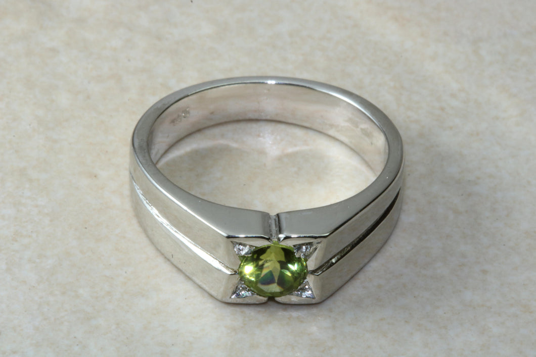 Natural Peridot Gemstone Ring.Sterling Silver Peridot.Perfect 16th,18th,21st birthday or Anniversary Gift.Promise Ring,Dress,Statement Ring.