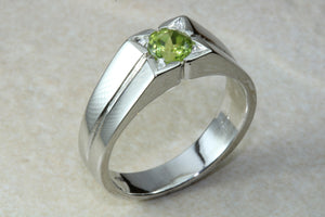 Natural Peridot Gemstone Ring.Sterling Silver Peridot.Perfect 16th,18th,21st birthday or Anniversary Gift.Promise Ring,Dress,Statement Ring.