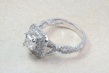 Load image into Gallery viewer, Platinum Natural Diamond Engagement ring,GIA Cert middle Diamond 1.01ct F SI 1 grade, outer Diamonds 0.69ct. Square Princess cut Centre Diam