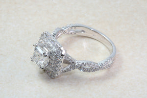 Platinum Natural Diamond Engagement ring,GIA Cert middle Diamond 1.01ct F SI 1 grade, outer Diamonds 0.69ct. Square Princess cut Centre Diam