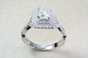 Platinum Natural Diamond Engagement ring,GIA Cert middle Diamond 1.01ct F SI 1 grade, outer Diamonds 0.69ct. Square Princess cut Centre Diam
