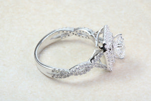 Platinum Natural Diamond Engagement ring,GIA Cert middle Diamond 1.01ct F SI 1 grade, outer Diamonds 0.69ct. Square Princess cut Centre Diam