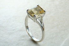 Load image into Gallery viewer, Natural rectangle cut Citrine Ring. Suitable for ladies of all ages, light lemon shade Citrine. Perfect gift solution for any occasion.