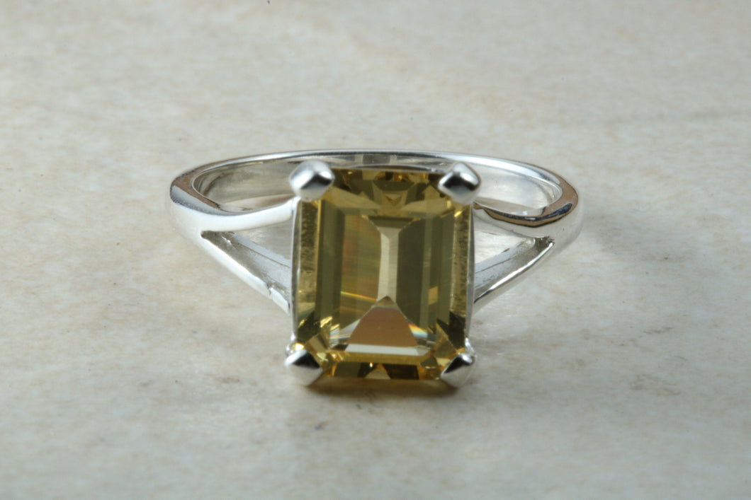 Natural rectangle cut Citrine Ring. Suitable for ladies of all ages, light lemon shade Citrine. Perfect gift solution for any occasion.