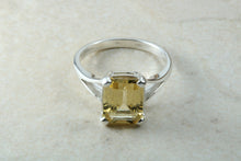 Load image into Gallery viewer, Natural rectangle cut Citrine Ring. Suitable for ladies of all ages, light lemon shade Citrine. Perfect gift solution for any occasion.