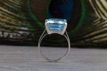 Load image into Gallery viewer, Stunning Large 14ct Swiss Blue Topaz set Yellow Gold Ring