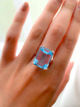 Load image into Gallery viewer, Stunning Large 14ct Swiss Blue Topaz set Yellow Gold Ring