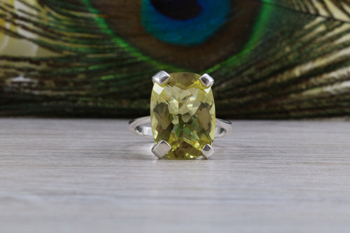 Large 14 carats Lemon Quartz set White Gold Ring