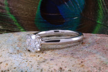 Load image into Gallery viewer, Traditional Platinum 1.00ct Diamond Solitaire. Forever One grade Moissanite Engagement Ring, best grade Moissanite