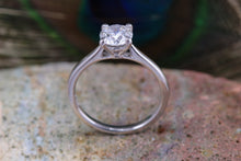 Load image into Gallery viewer, Traditional Platinum 1.00ct Diamond Solitaire. Forever One grade Moissanite Engagement Ring, best grade Moissanite
