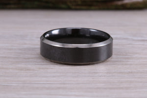 5 mm wide Flat profile Titanium band, light weight and very durable,