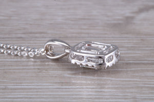 Elegant Diamond set 18ct White Gold Necklace