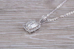 Elegant Diamond set 18ct White Gold Necklace