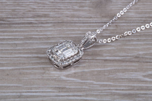 Elegant Diamond set 18ct White Gold Necklace