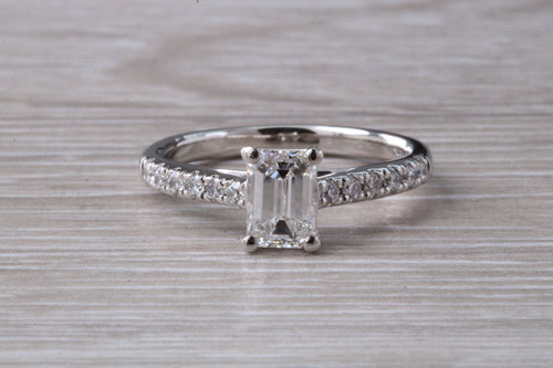 Stunning 1.25ct Moissanite Diamond and Natural Diamond set Engagement Ring