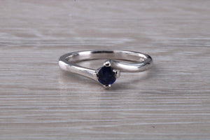 Beautiful Royal Blue Sapphire set Twist Shank 18ct White Gold Ring