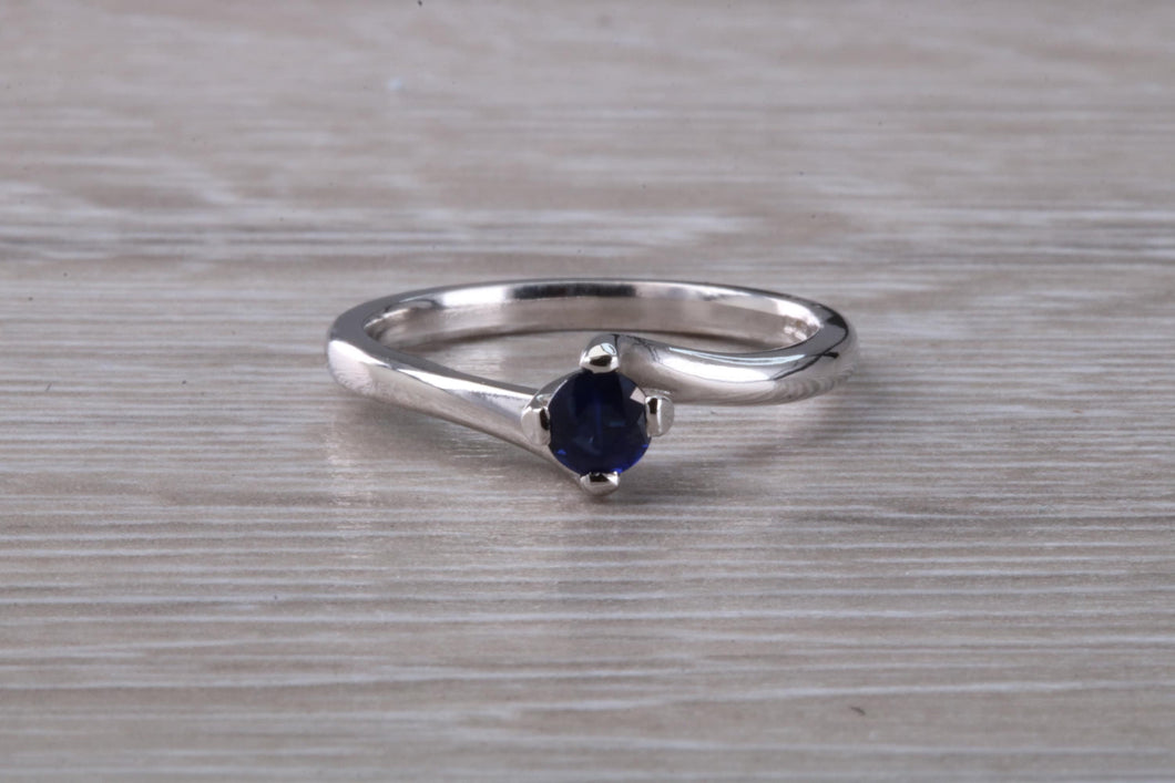 Beautiful Royal Blue Sapphire set Twist Shank 18ct White Gold Ring