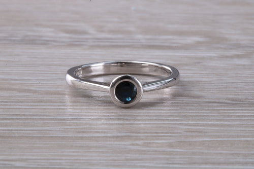 Beautiful Royal Blue Sapphire Rub Over set in 18ct White Gold Solitaire
