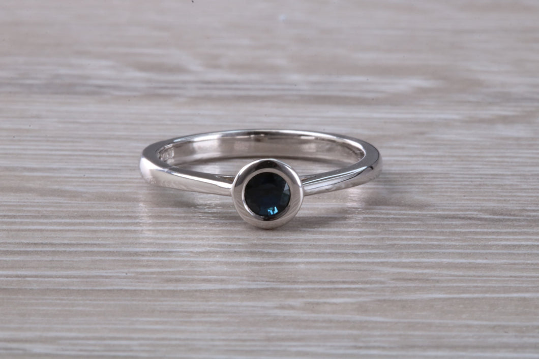 Beautiful Royal Blue Sapphire Rub Over set in 18ct White Gold Solitaire