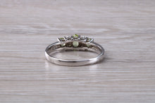 Load image into Gallery viewer, Peridot and Diamond set White Gold Ring