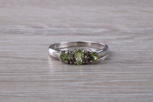 Load image into Gallery viewer, Peridot and Diamond set White Gold Ring