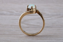 Load image into Gallery viewer, Opal set Yellow Gold Twist Shank Ring