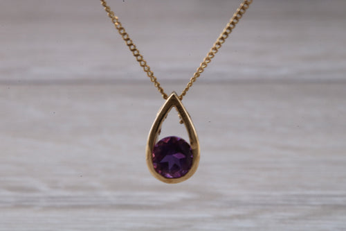 Round cut Amethyst set Gold Necklace