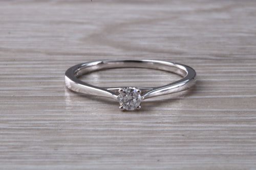 Simple and Dainty Diamond set White Gold Solitaire