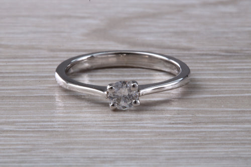 Minimalist Round cut Diamond set White Gold Solitaire