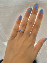 Load image into Gallery viewer, 1.25 ct Natural AAA grade Tanzanite Platinum Solitaire