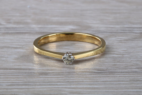 Dainty Diamond set Yellow Gold Solitaire