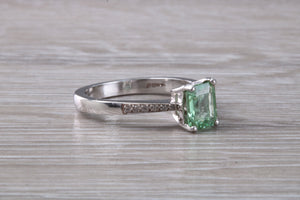 Brazilian Paraiba Tourmaline and Diamond set Platinum Ring