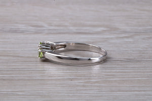 Peridot and Diamond set White Gold Ring