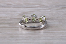 Load image into Gallery viewer, Peridot and Diamond set White Gold Ring