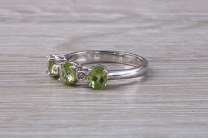Peridot and Diamond set White Gold Ring