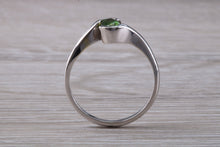 Load image into Gallery viewer, Oval cut Green Sapphire Crossover Ring