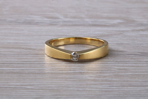 Simple and Minimalistic Diamond set 18ct Yellow Gold Ring