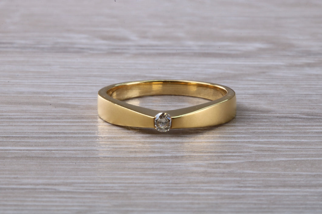 Simple and Minimalistic Diamond set 18ct Yellow Gold Ring
