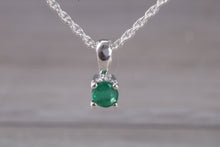 Load image into Gallery viewer, Natural Round cut Emerald set Silver Necklace