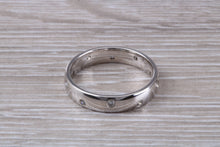 Load image into Gallery viewer, Chunky Circle set Quarter carat Diamond Band