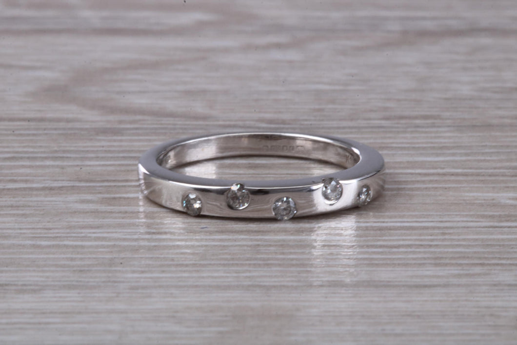 Round cut Diamond set 18ct White Gold Ring