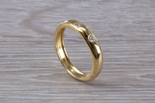 Load image into Gallery viewer, Trilogy Diamond Set 18ct Yellow Gold Band