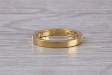 Load image into Gallery viewer, Simple Chunky 5 Diamond set Band