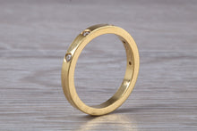 Load image into Gallery viewer, Simple Chunky 5 Diamond set Band