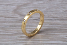 Load image into Gallery viewer, Simple Chunky 5 Diamond set Band