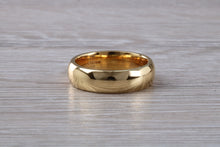Load image into Gallery viewer, Traditional 5mm wide Court Profile 18ct Yellow Gold Wedding Band