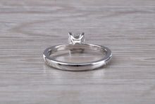 Load image into Gallery viewer, Classic Round Brilliant cut Diamond Solitaire
