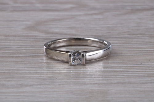 Minimalist and Petite Diamond Solitaire