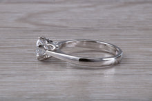Load image into Gallery viewer, Tulip Flower Solitaire set The Ultimate Hearts and Arrows Moissanite Diamond