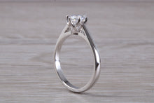 Load image into Gallery viewer, Tulip Flower Solitaire set The Ultimate Hearts and Arrows Moissanite Diamond